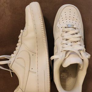 NIKE AIR FORCE 1 '07